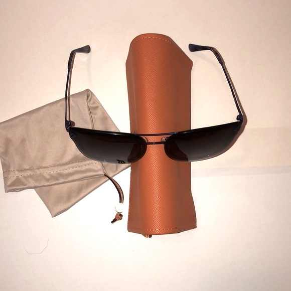 Tory Burch Sunglasses Cobalt Blue Gradient Lense - Picture 4 of 11